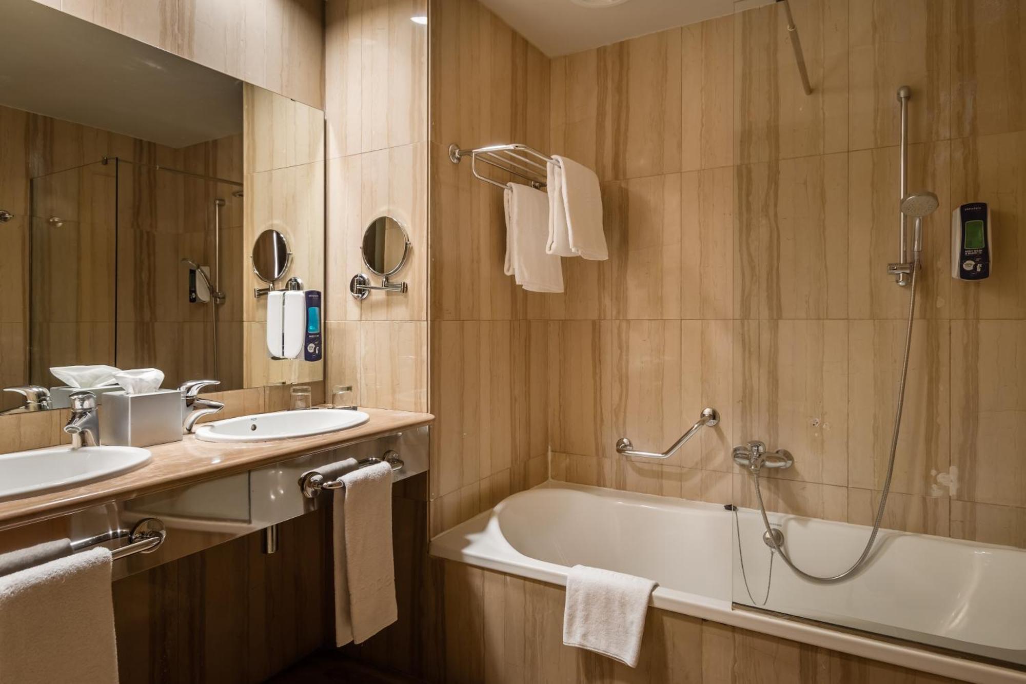 Hotel Sb Ciutat Tarragona Zewnętrze zdjęcie