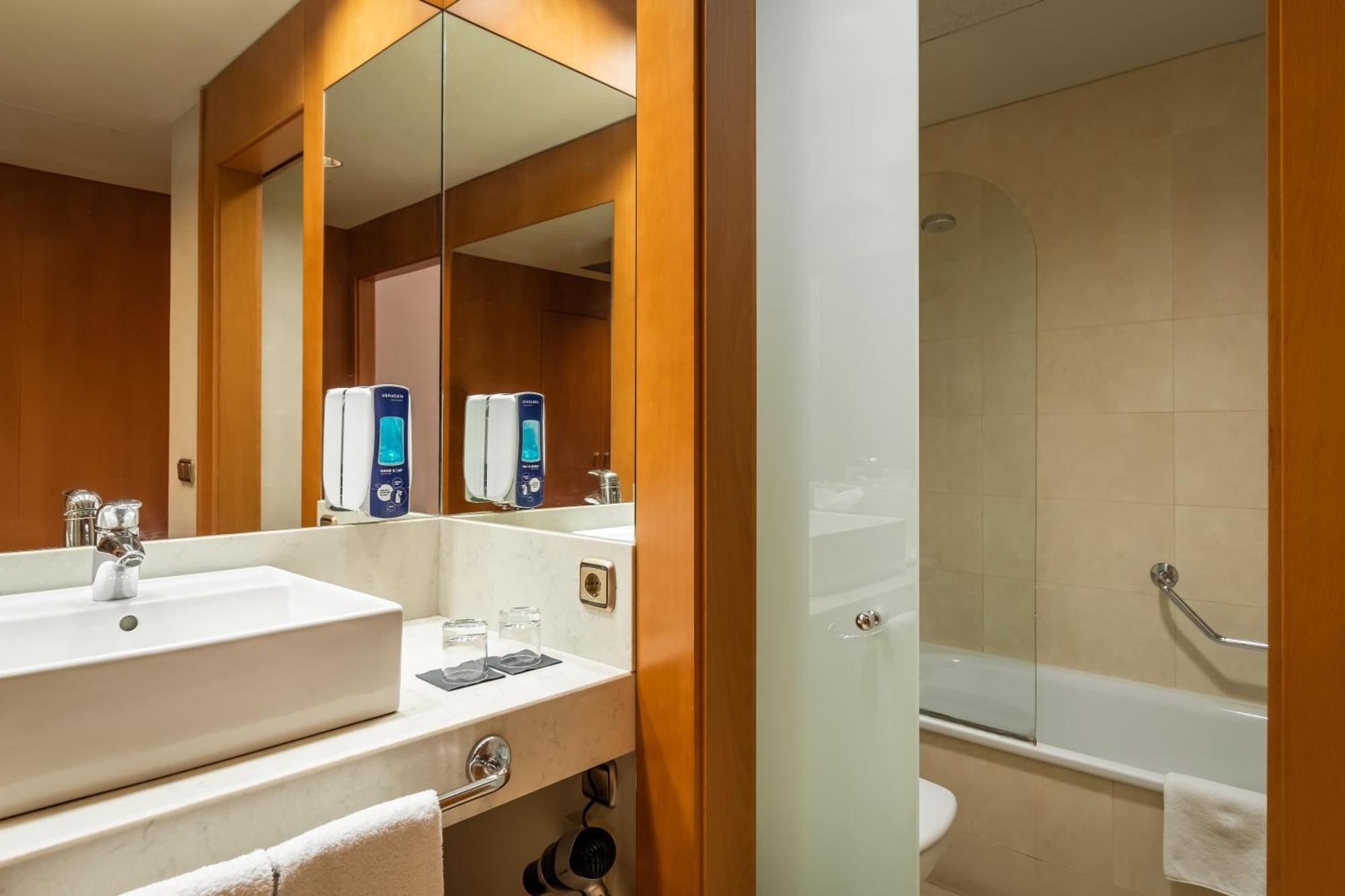 Hotel Sb Ciutat Tarragona Zewnętrze zdjęcie